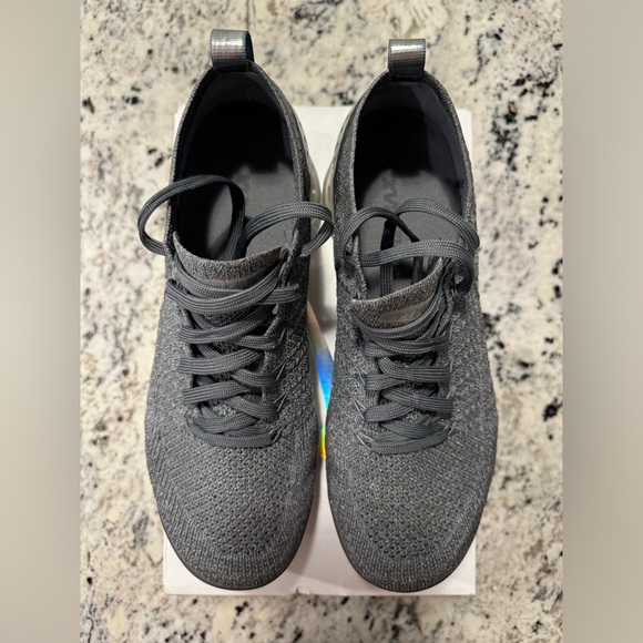 Nike Air VaporMax Flyknit 2 “Chrome” - Picture 4 of 6